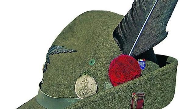 alpini cappello penna nera
