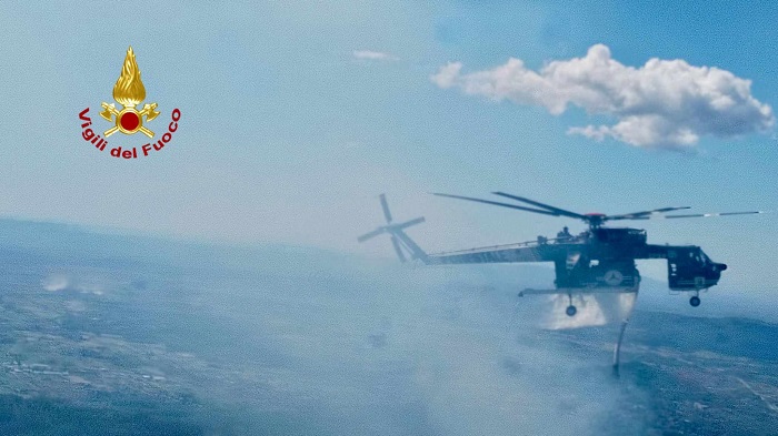 Incendio sul monte Barone, nel Biellese