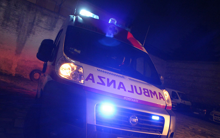 ambulanza notte frontale