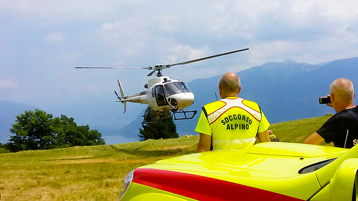 Cade in un dirupo mentre cerca funghi: grave un uomo a Druogno
