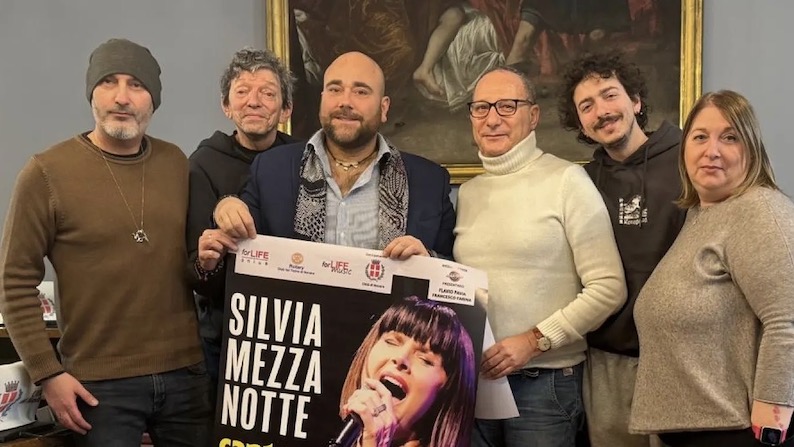 "Silvia Mezzanotte canta Mina”, concerto benefico per For Life Onlus al Coccia